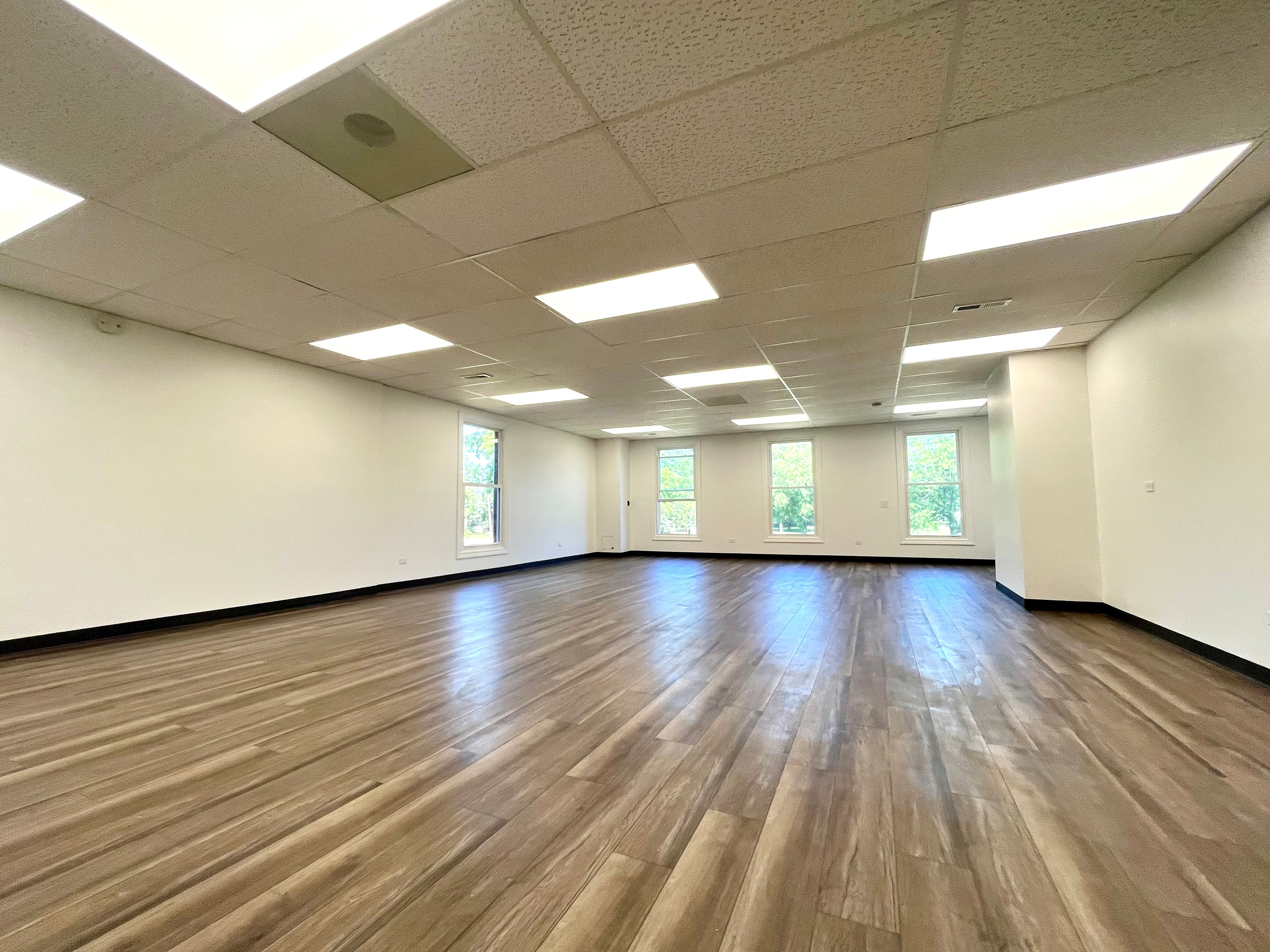 Open Office — 1,100 SF Office